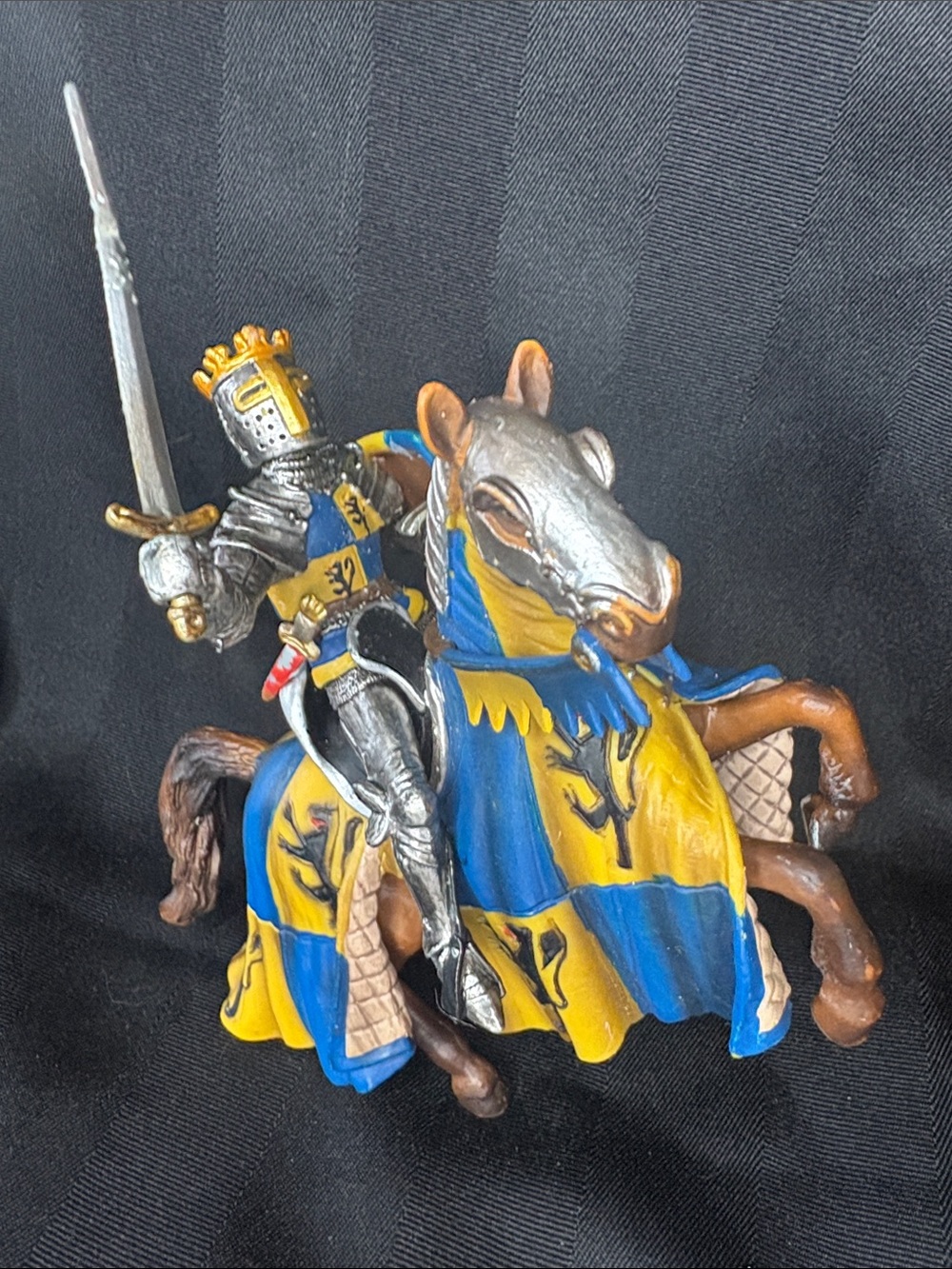 Schleich Ritter World of Knights Prince Knight on Rearing Horse 70009 Figures